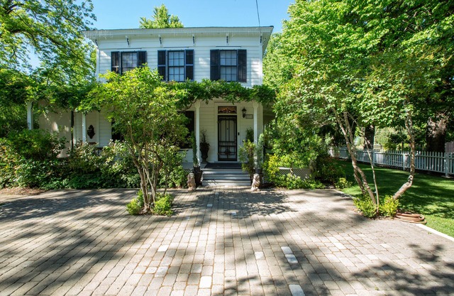 Dunbar House Inn and Event Property