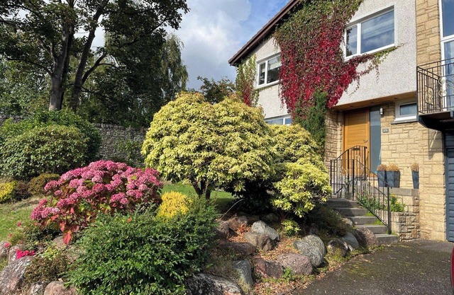 Dundee Seaside Dream House - Sleeps 8 & Parking