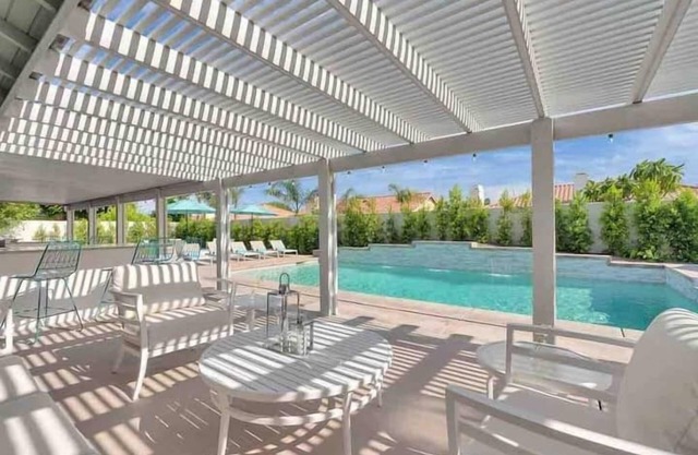 Dune Lakes Perfect for Entertaining
