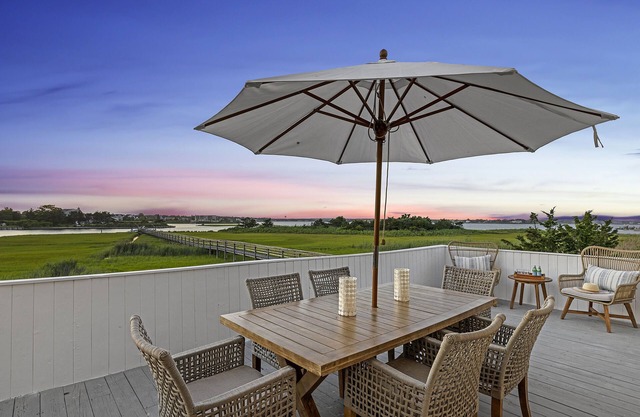 Dune Rd Westhampton Beach Village Waterfront Walk to Town