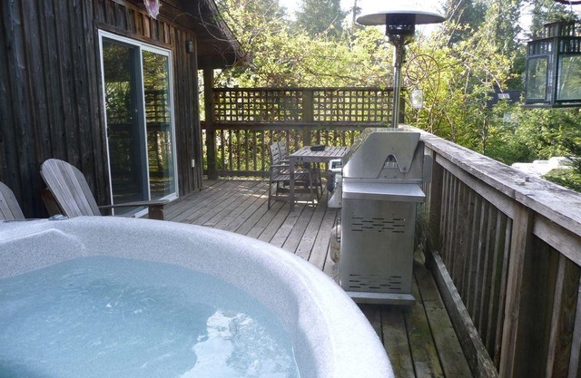 Dunes Cabin at Chesterman Beach, Tofino B.C.