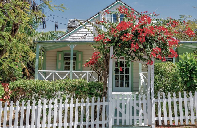 Dunmore House Entire House Historic Sweet and Cozy Bahamian Style Cottage!