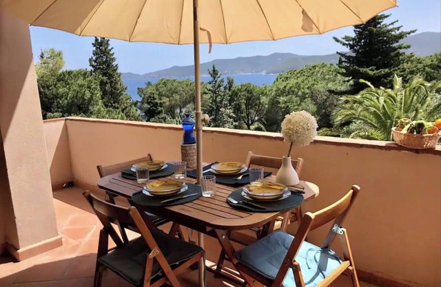 Maisonette-Wohnung mit Meerblick, 50 Meter vom Strand entfernt