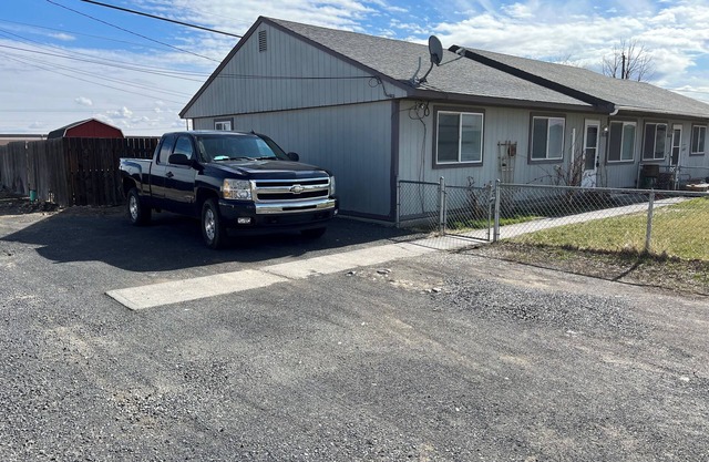 Duplex house 3 bedroom 40s duplex near airport