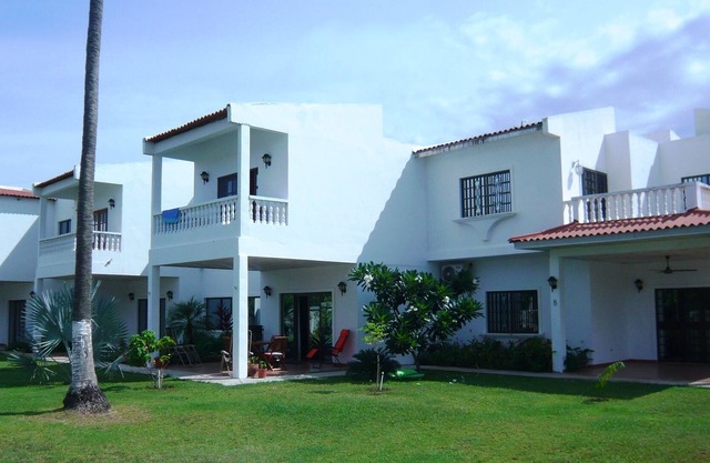 Maisonette-Haus mit Pool zu vermieten