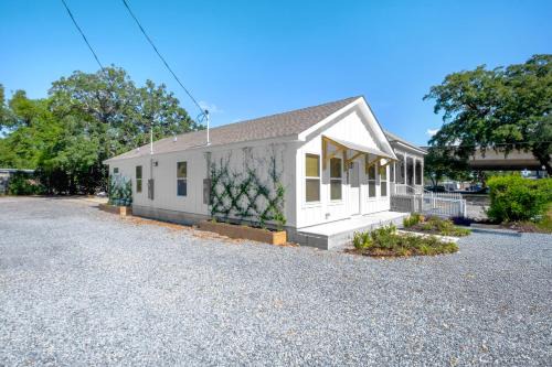 Duplex On Howard - Warren Suite