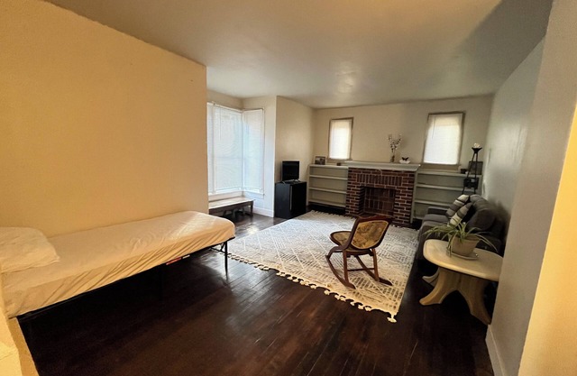 Duplex with WiFi in Downtown Pullman