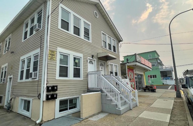 Dupont Beach House B