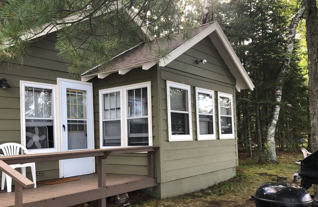 Dutch’s Little Acre Three Season Cottage Rental