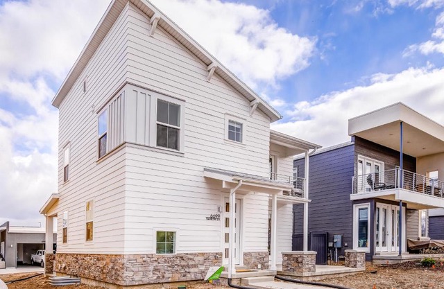 Dynamic Yarrow Lane Home