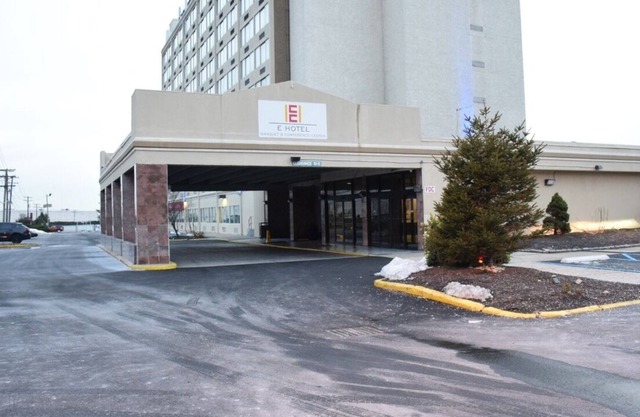 E Hotel Banquet & Conference Center