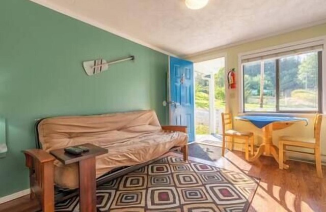 (E) Sterling Standard Cabin (non pet friendly)
