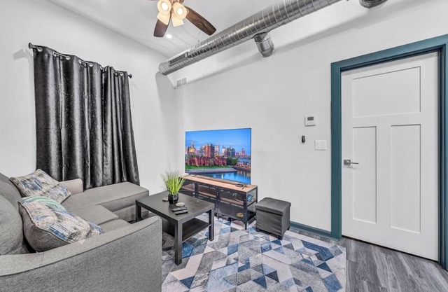 E Utica Corporate Housing 36 (3B)