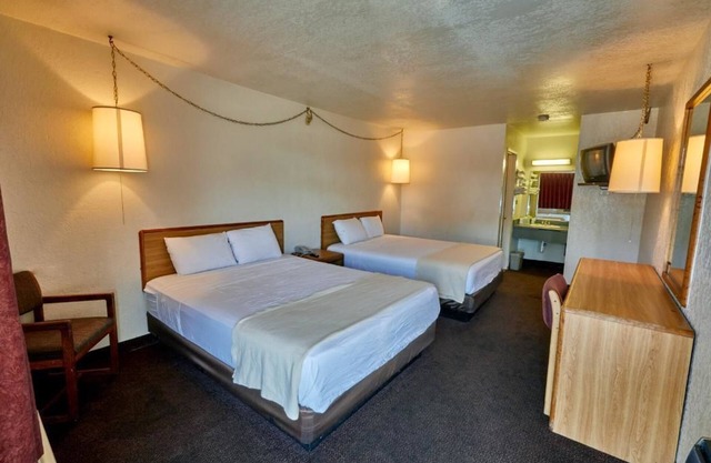 E-Z 8 Motel Newark