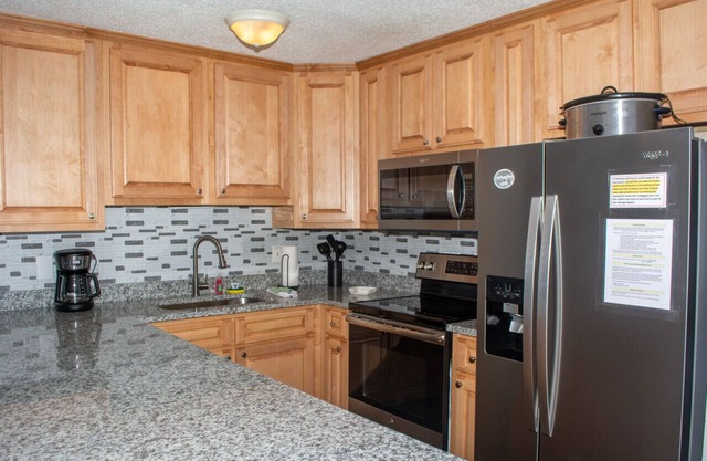 E103 · Winterplace Ski in Ski out condo First floor -E103