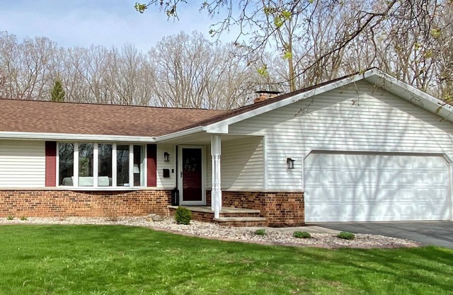 EAA AirVenture Neenah Home - 14 miles from grounds