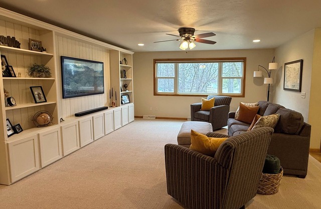 EAA - Spacious 4-bedroom, 3-bath house in Fond du Lac