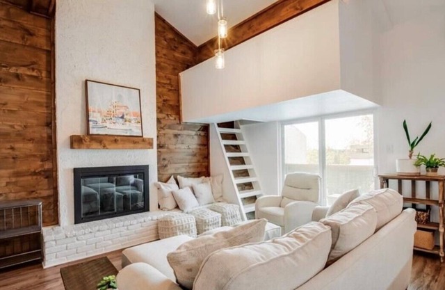 Eagle Mountain Lake Condo