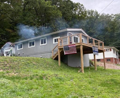 Eagle's Peak Cottage Near Allegheny River
