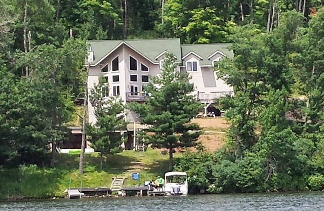 Eagle View Retreat am Long Lake, großes Ferienhaus für Familien und Sportler