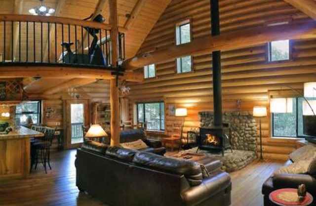 Eagles Nest - Natural Log Cabin with Guest House