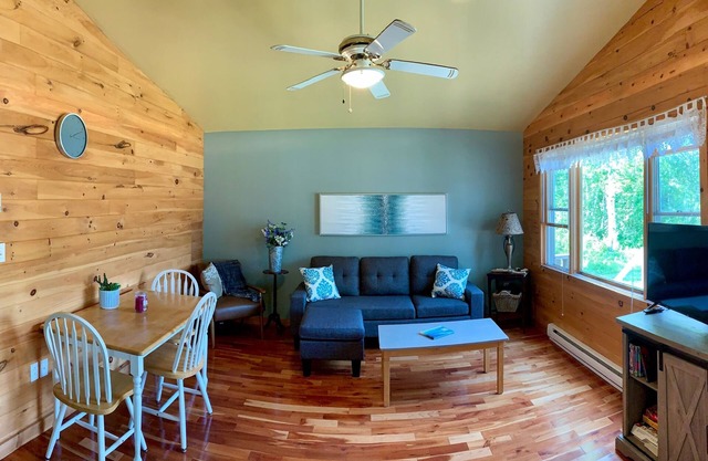Eagles Path Retreat - Cottage mit drei Schlafzimmern in West Covehead