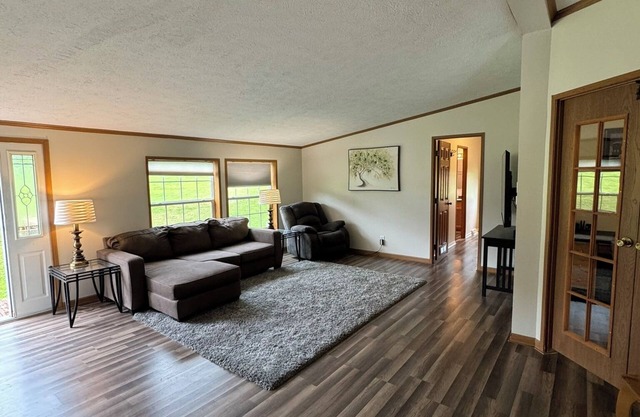 Early check-in, Late checkout: spacious 4-bedroom 3-bath house in Ellicottville
