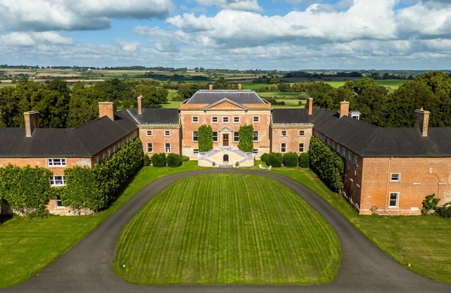 Earnshill House - Acht Schlafzimmer Haus, Schläft 16