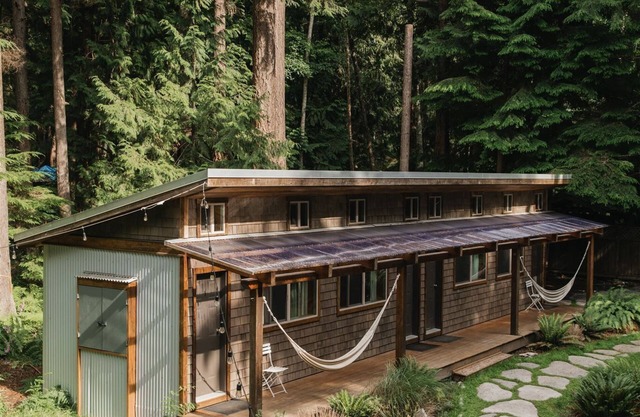 Earth bunk 1 at the Savary Island Resort