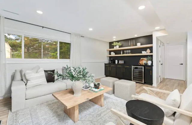 Earthy | Deluxe Cottage