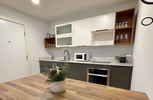 Earthy stylish rental unit. With a lot of space.