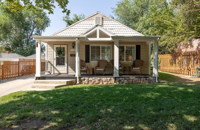 East Bench Bungalow * Newly Renovated Home near Skiing