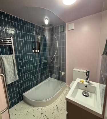 East Dulwich - double room with en suite
