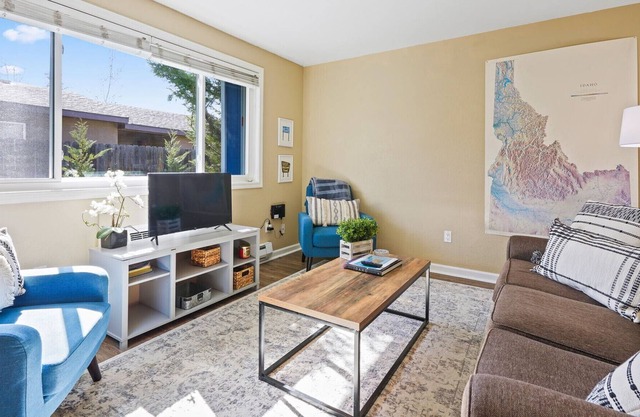 East End Getaway (near downtown, St. Lukes & BSU!)