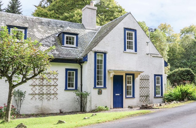 East Lodge, WALKERBURN