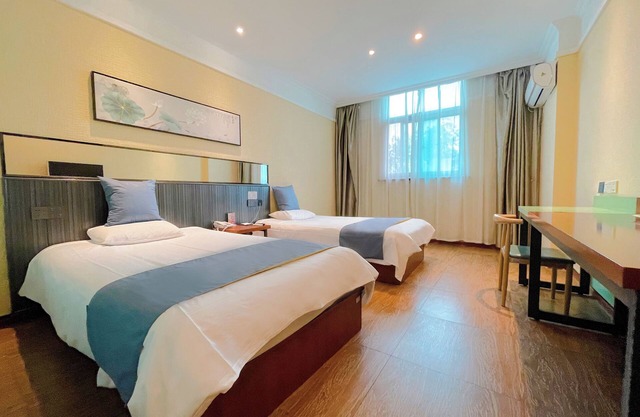 East Maples Inn