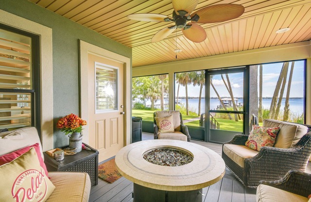 East Palatka Home on St Johns River w/ Boat Dock!
