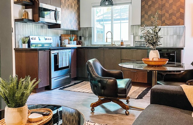East Park Studio | Downtown Style