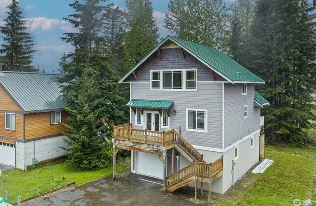 East Peak Hideout -ski in/ski out + games room