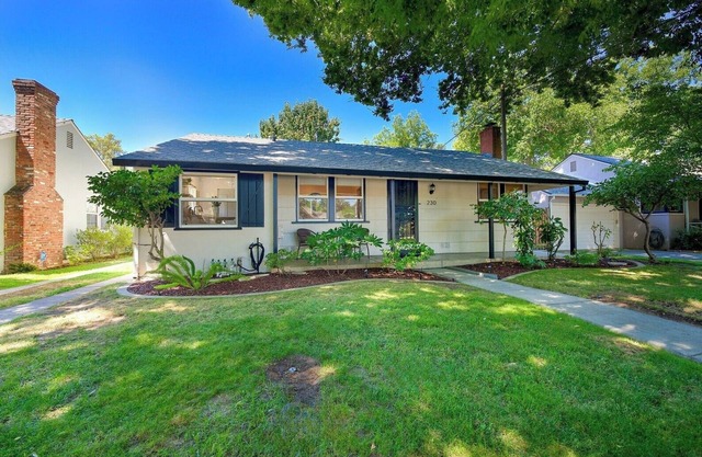 East Sac Super Charmer! 3+3 Cozy & Comfortable in safe neighborhood!