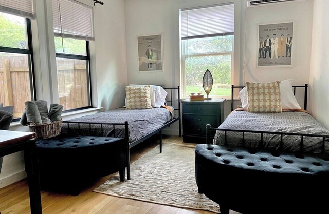 East Side Hideaway. Fun Spring Stay