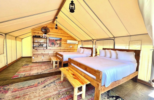 Glamping Zelt Nr. 9 im East Zion Resort (zwei Queensize-Betten)