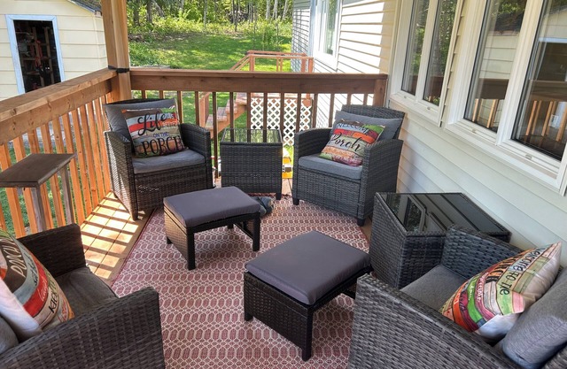 Eastern Canada Cozy Stop overnSt John River (walking trails)