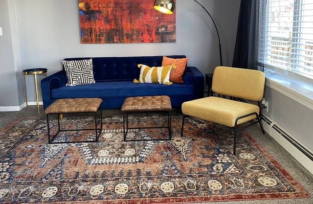 Easton retro yellow house minutes from downtown!