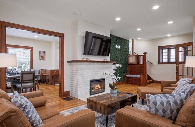 Eastown Luxe