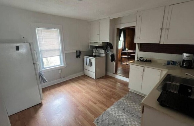 Eastside 2 Bedroom Apartment!
