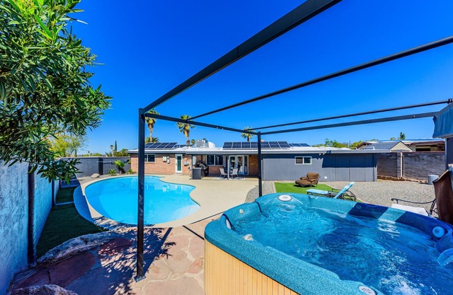 EastTucson Entire Home Casa Hermosa Private Quiet Pool & Hot tub