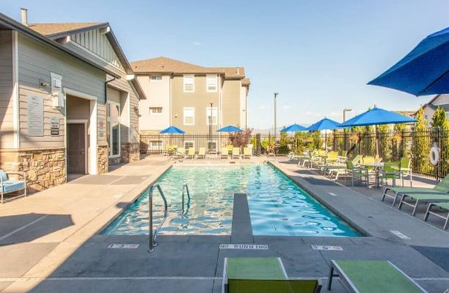 ★Easy Access to I-15★Pool/Hot Tub,★Gym-❤ of Orem