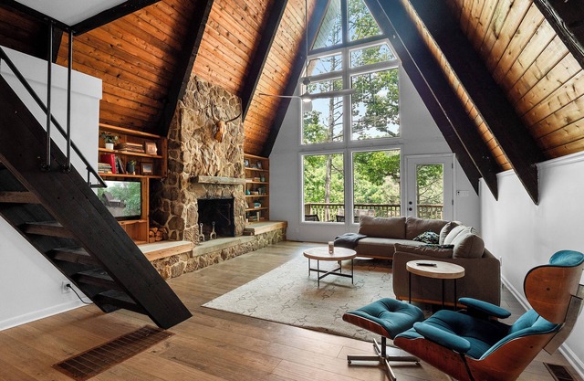 Echo Point: 3 BR, 2.5 BA House in Jasper, Sleeps 12