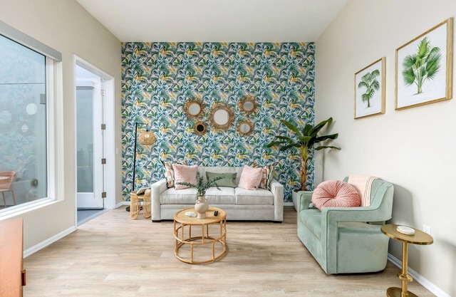 Eclectic : 65” TVs : Fast Wi-Fi : Parking : Pets : Bohemian